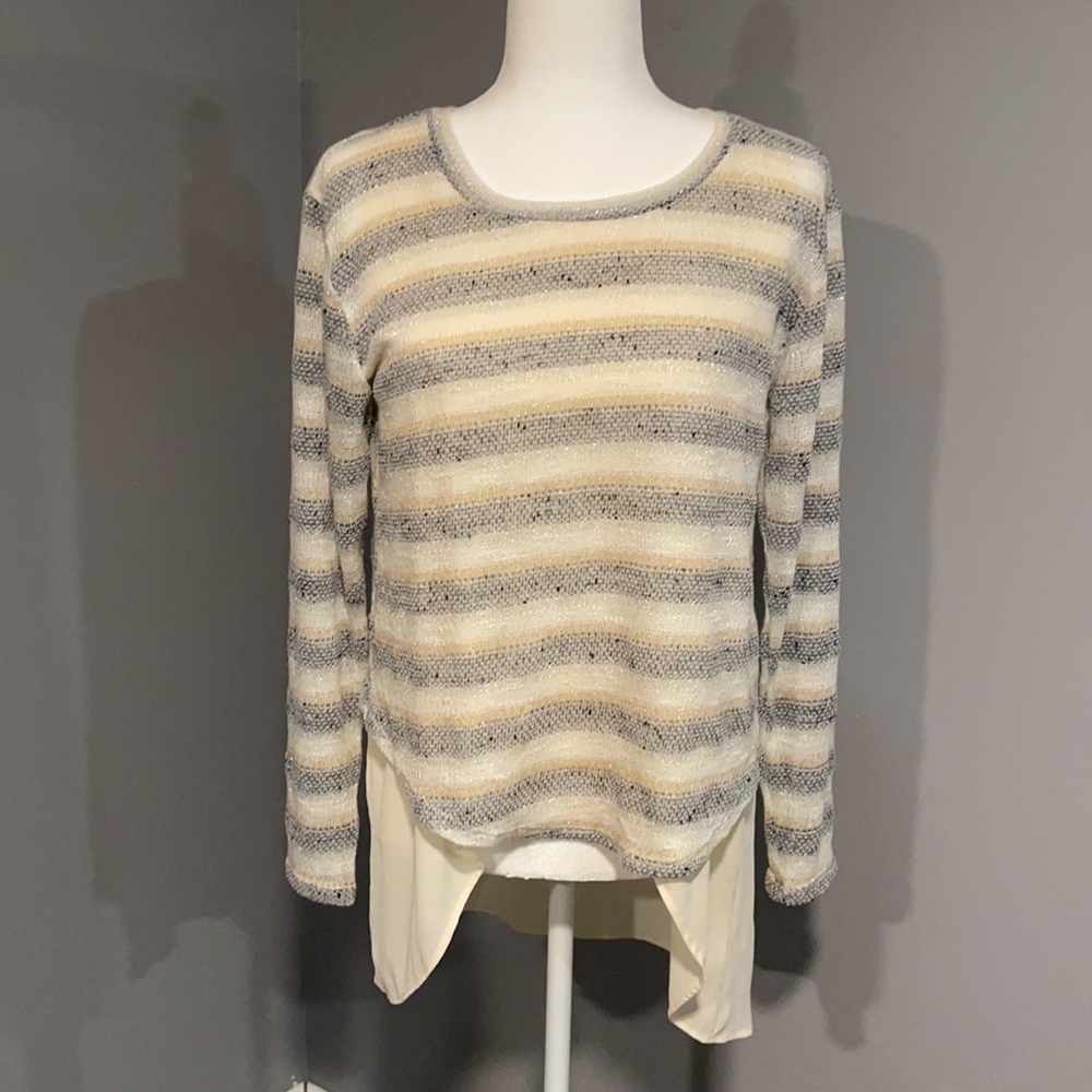 NWOT: Knit pullover with flowy high low bottom